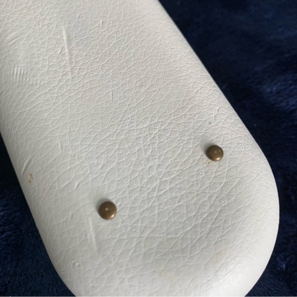 CHLOE Sunglasses Case White Faux Leather Metal Feet On Bottom Logo Plate Luxury - Picture 13 of 13